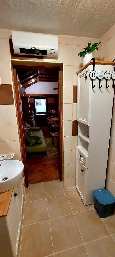 Studio Apartman Buteo Ястребарско Екстериор снимка