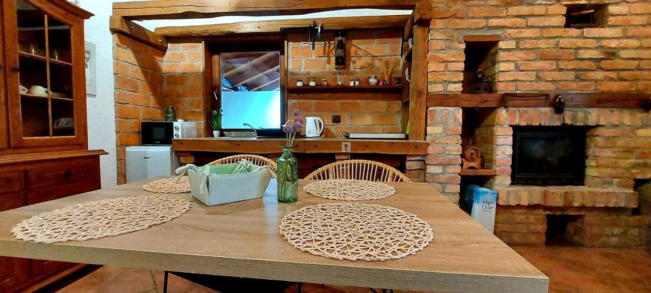 Studio Apartman Buteo Ястребарско Екстериор снимка