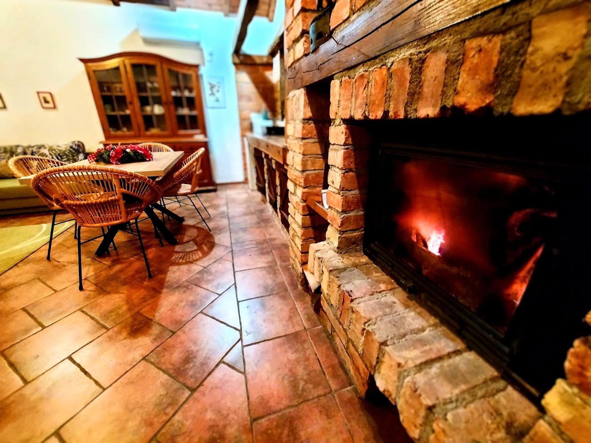 Studio Apartman Buteo Ястребарско Екстериор снимка